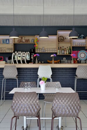 Bar (on property) - Camping Les Places Dorees (Saint-Jean-de-Monts)