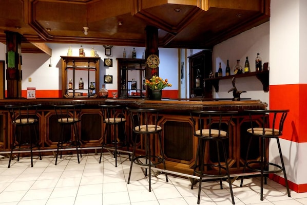 Bar (on property) - RedDoorz Plus @ Samratulangi Manado (Manado)