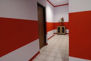 Interior - RedDoorz Plus @ Samratulangi Manado (Manado)