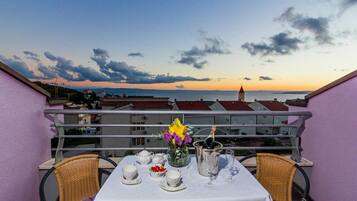 Huoneisto, 3 makuuhuonetta, terassi, merinäköala | Terassi/patio