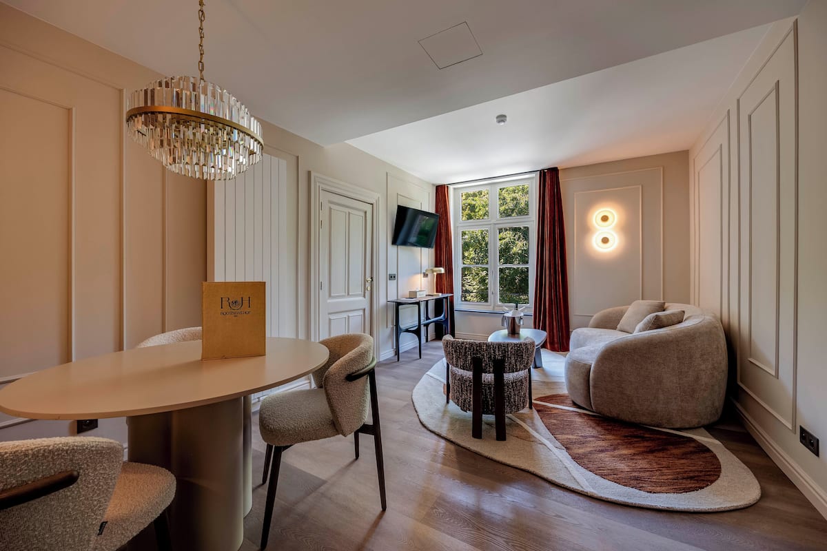 Suite, Park View, Garden Area | Desk, blackout drapes, iron/ironing board (on request), WiFi (free)