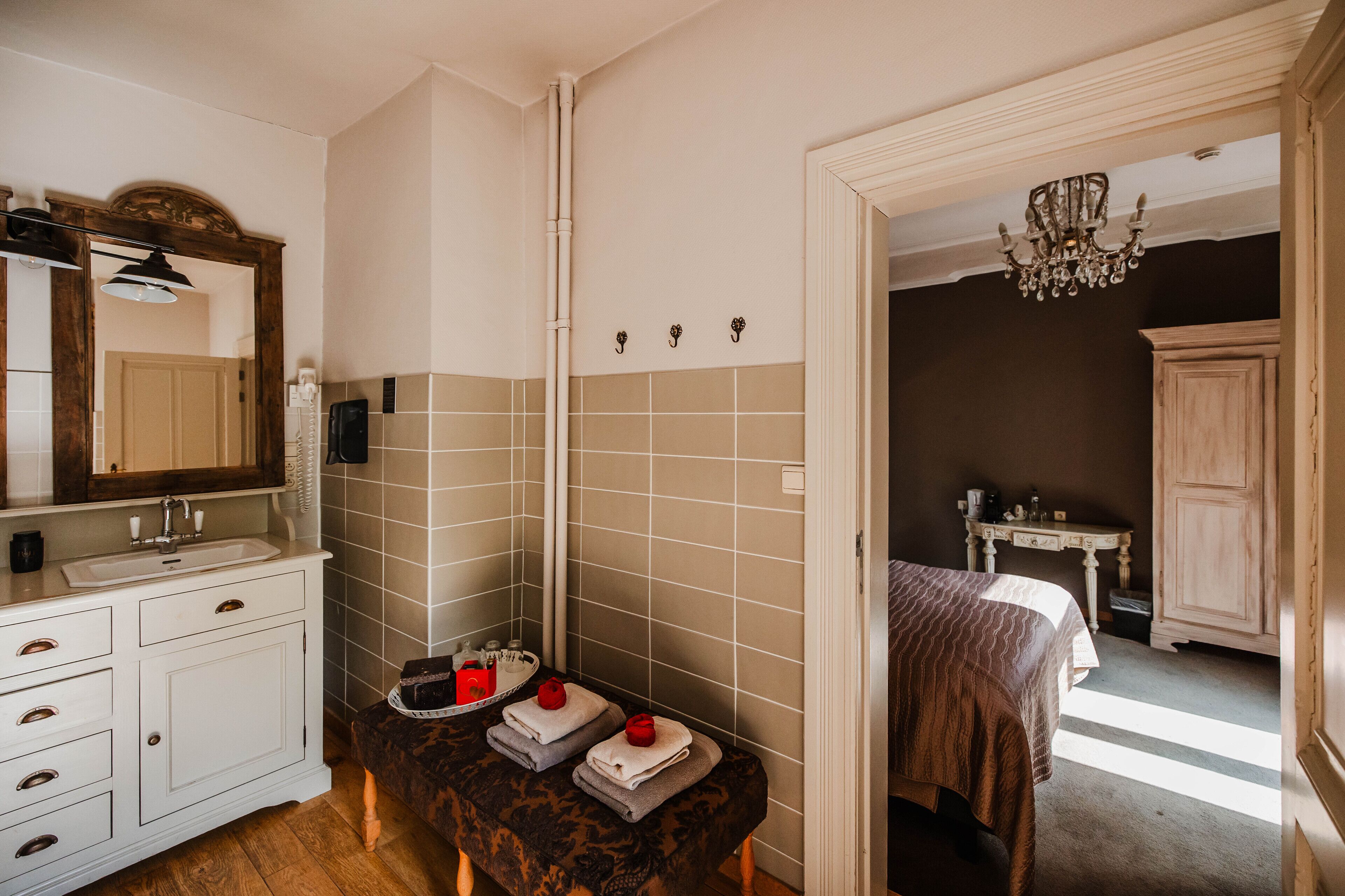 suite, park view, garden area | bathroom | combined shower/bathtub, free toiletries, hair dryer, towels