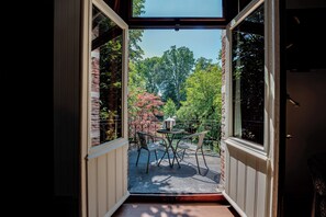 Premium Double or Twin Room, Courtyard View | Desk, blackout drapes, iron/ironing board (on request), WiFi (free) - Roosendaelhof (Geel)