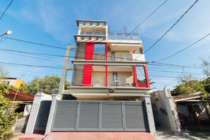 واجهة المنشأة