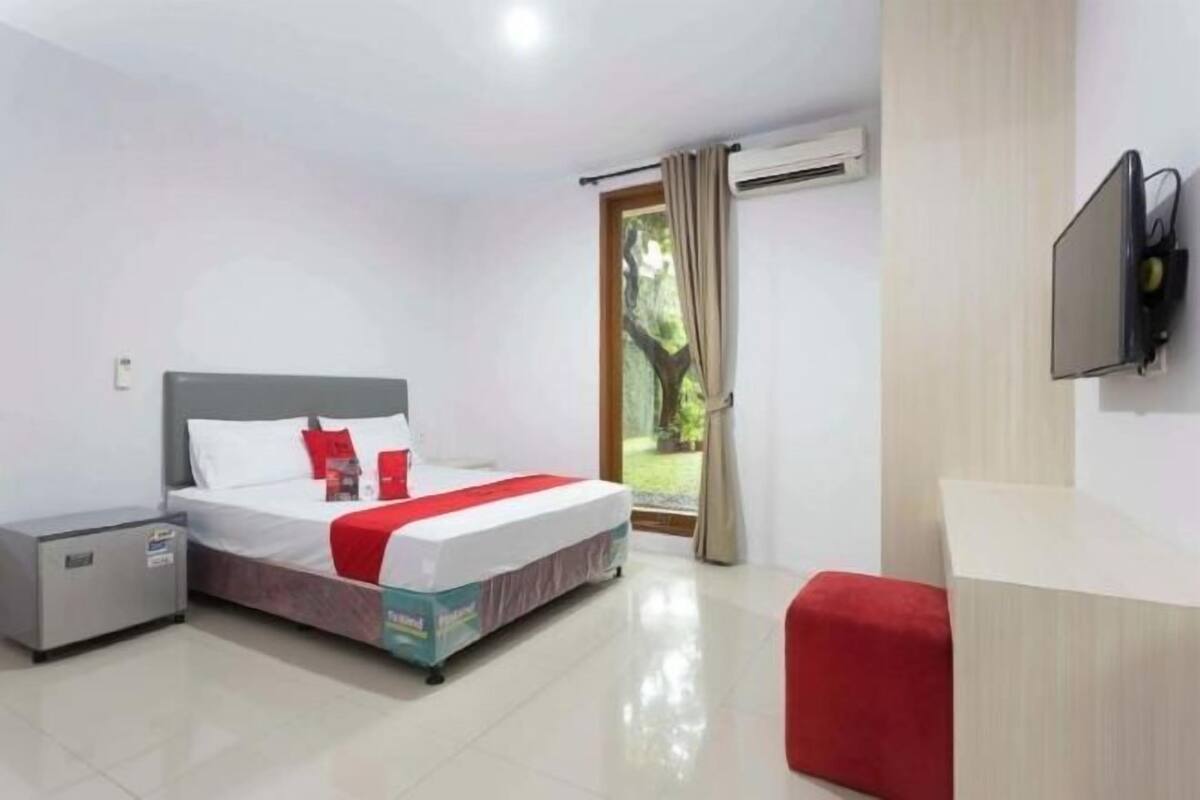 Escritorio, wifi gratis, ropa de cama