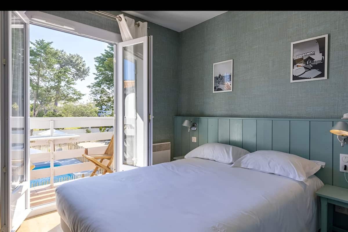 Superior Double or Twin Room, Balcony | In-room safe, desk, iron/ironing board, free WiFi