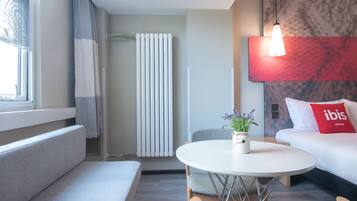 Family Room (Mainland Chinese Only) | In-room safe, blackout curtains, free WiFi, bed sheets