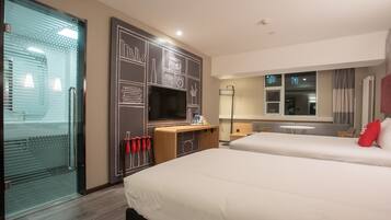Family Room (Mainland Chinese Only) | Peti besi dalam bilik, langsir/tirai gelap terus, Wi-fi percuma