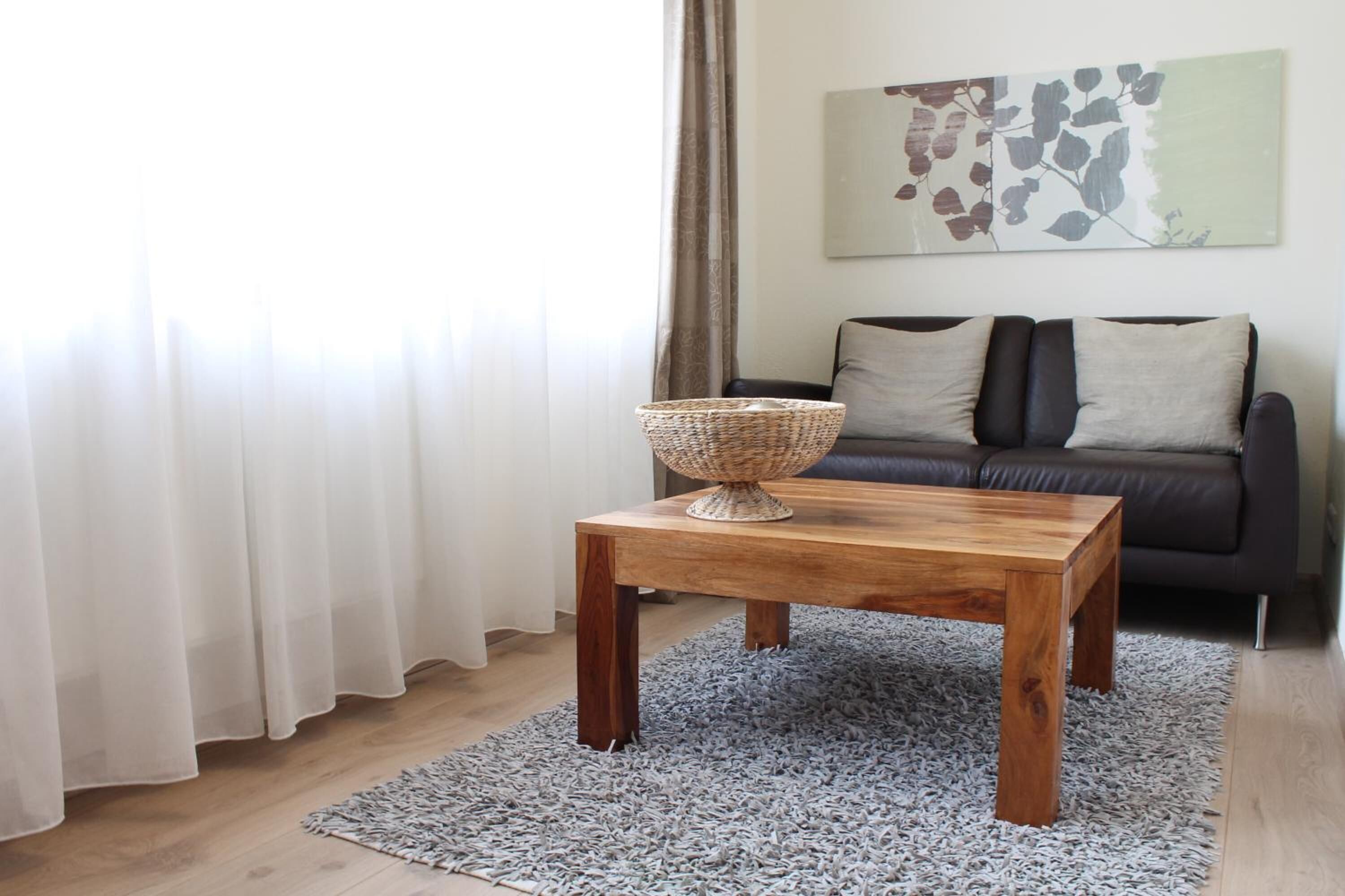 40-inch flat-screen tv with satellite channels, tv