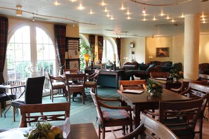 Breakfast and dinner served, German cuisine - Moselromantikhotel am Panoramabogen (Cochem)