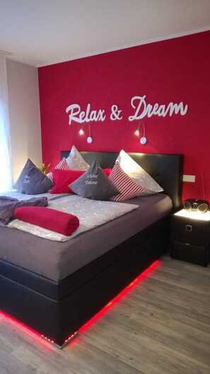Quarto casal, para não fumantes | Roupas de cama premium, cofres nos quartos, individualmente decorados