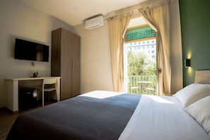 1 habitación, ropa de cama de alta calidad y escritorio 