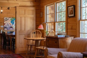 Livres, chaîne hi-fi