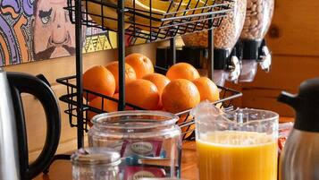 Free daily continental breakfast