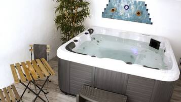 Bồn tắm thủy lực