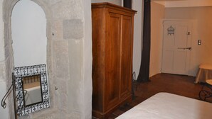 Tremannsrom (Thoronet) | Blendingsgardiner, strykejern/-brett og wi-fi (inkludert)