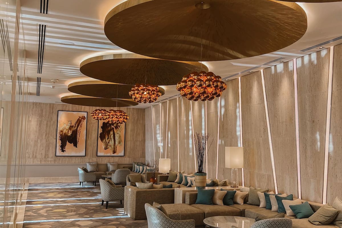 4 bars/lounges, 2 beach bars, poolside bar