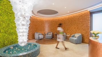 Couples treatment rooms, sauna, steam room, body treatments