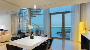 1 bedroom, premium bedding, minibar, in-room safe