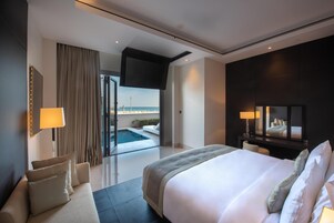 1 bedroom, premium bedding, minibar, in-room safe