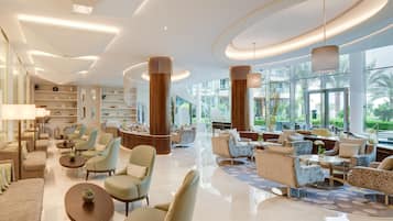 4 restaurants; ze serveren er ontbijt, lunch, diner en brunch