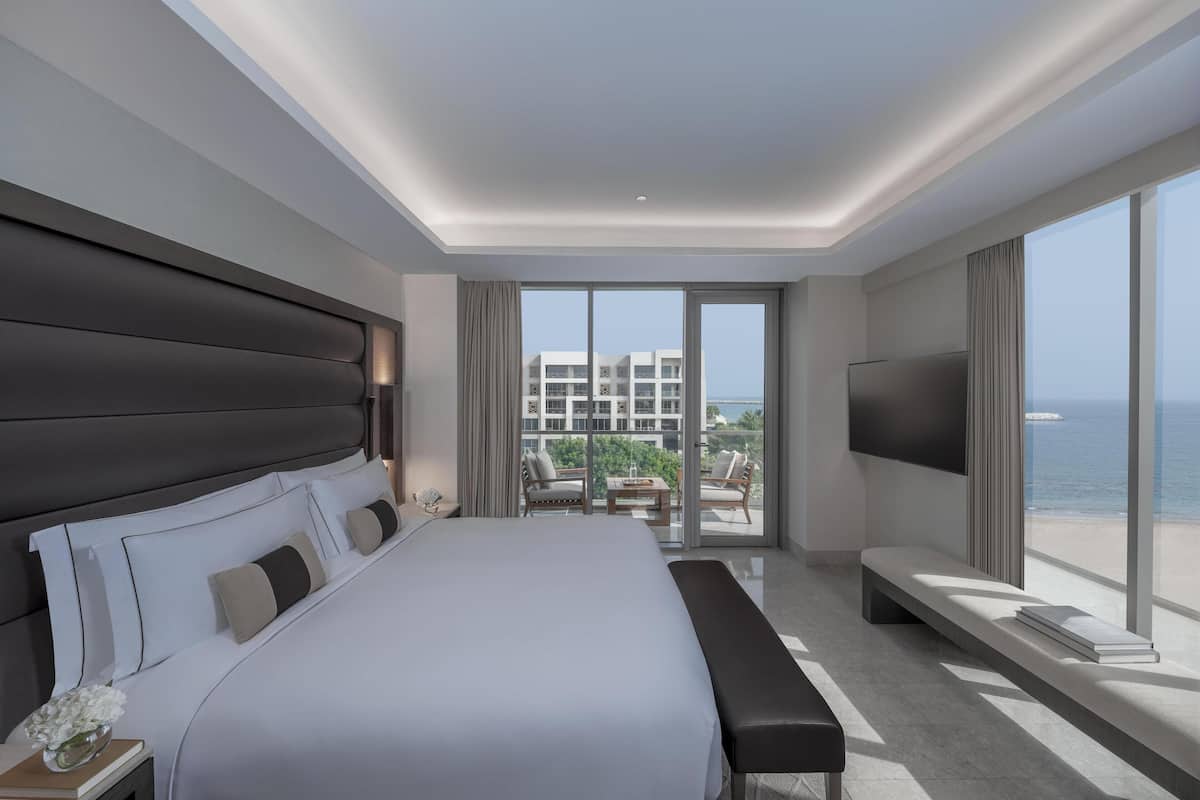 Deluxe Suite, Balcony, Sea View (Deluxe Sea View Suite) | 1 bedroom, premium bedding, minibar, in-room safe