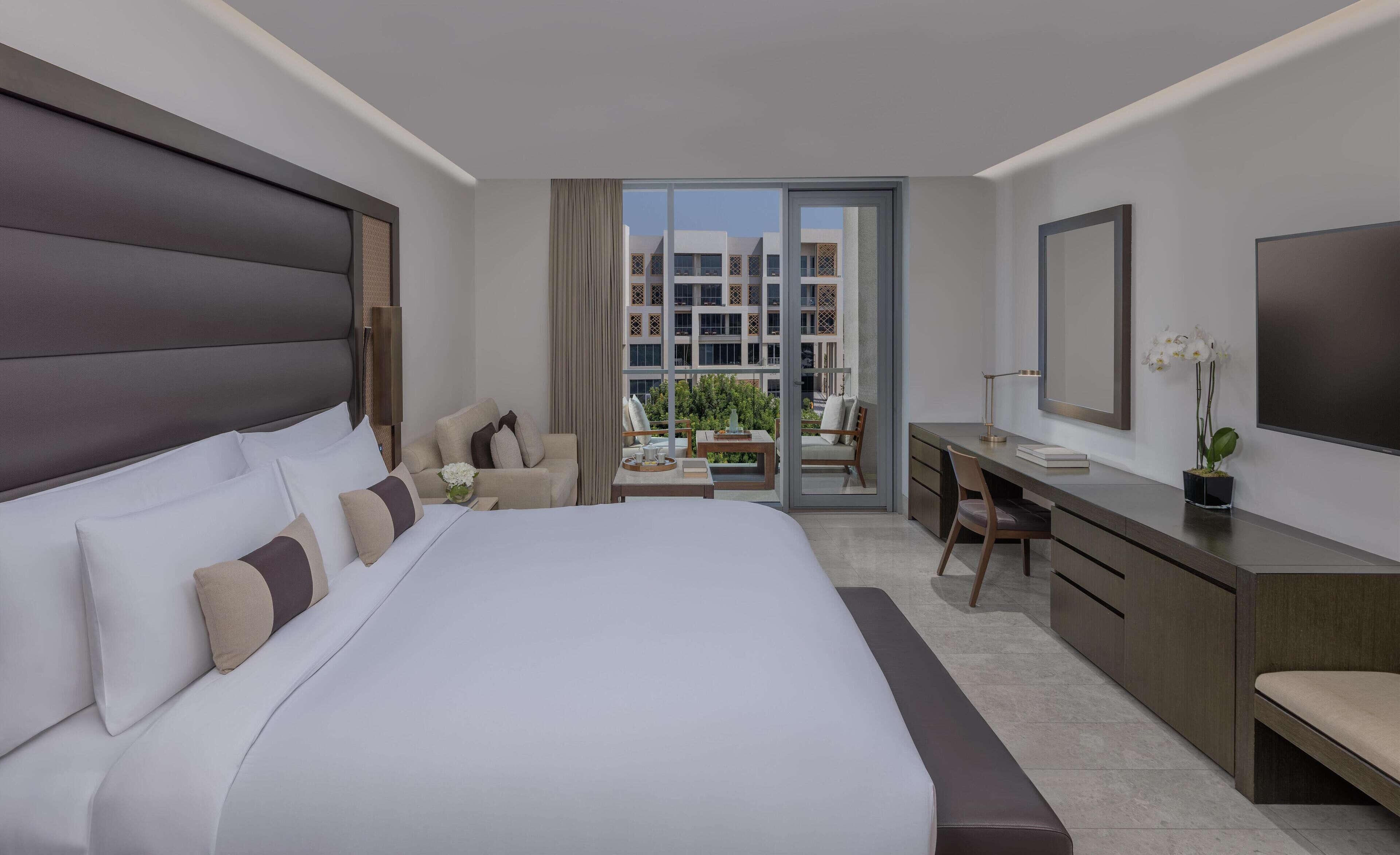 1 bedroom, premium bedding, minibar, in-room safe