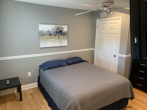 1 bedroom, iron/ironing board, WiFi, bed sheets