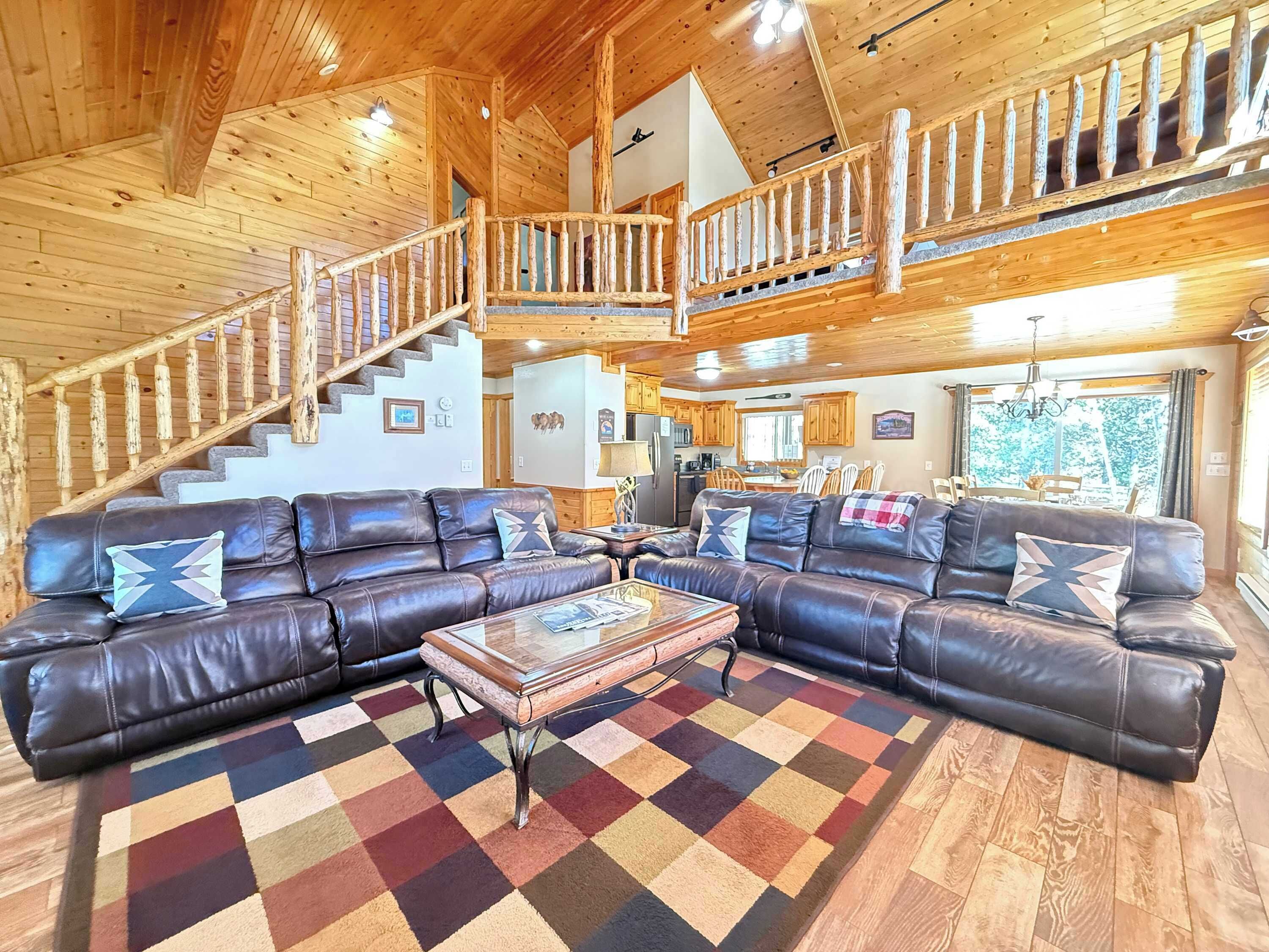 Téléviseur, foyer, lecteur de DVD, bureau