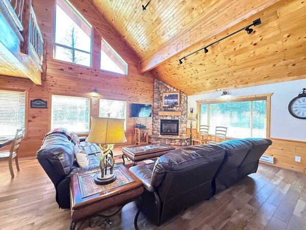 TV, fireplace, DVD player, offices