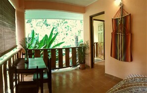 Appartement, aan de binnenplaats | Balkon