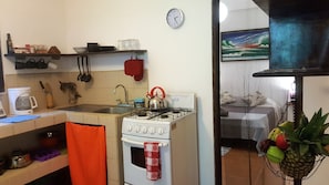 Apartment, zum Innenhof hin | Eigene Kochnische