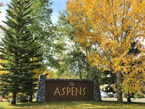 RMR: Casa de pueblo encantadora cerca de parques nacionales. Actividades gratis incluidas!