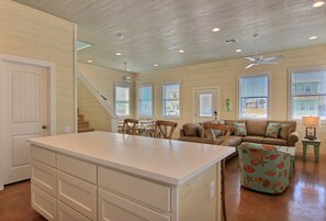 Interior - Fabulous home! Walk to the beach! Palapa! Community Pool! In town! (Port Aransas)
