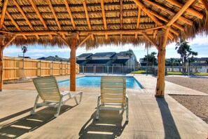 Pool - Fabulous home! Walk to the beach! Palapa! Community Pool! In town! (Port Aransas)