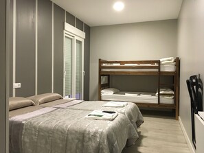 Bathroom - Pensión La Bilbaina - Albergue Logroño (Logroño)