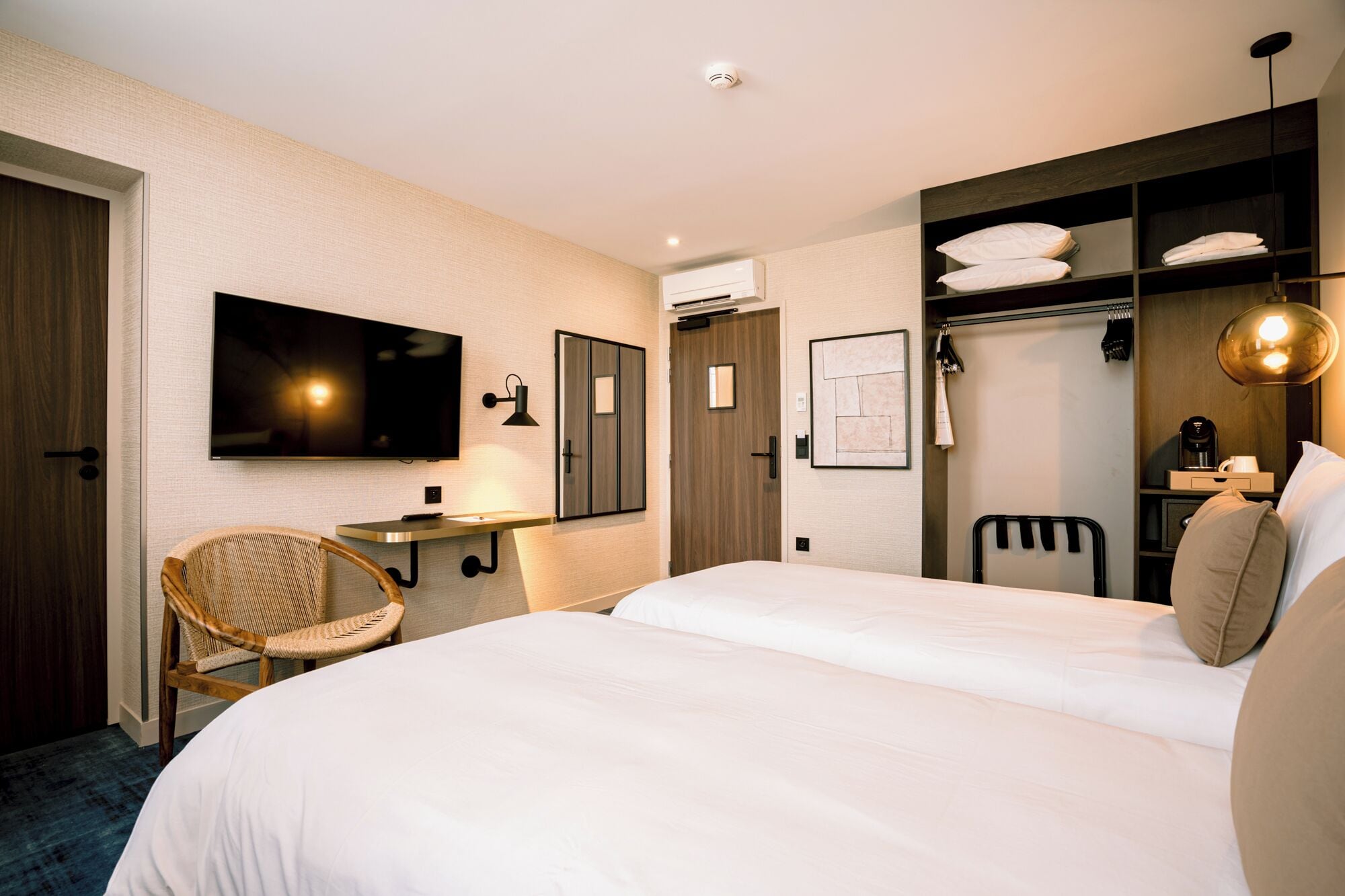 city twin room | 1 bedroom, premium bedding, pillow-top beds, free minibar