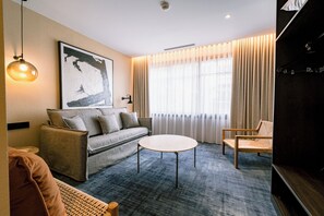 Junior Suite | Premium bedding, pillowtop beds, free minibar, desk - Urban Style Hôtel Lapérouse (Albi)