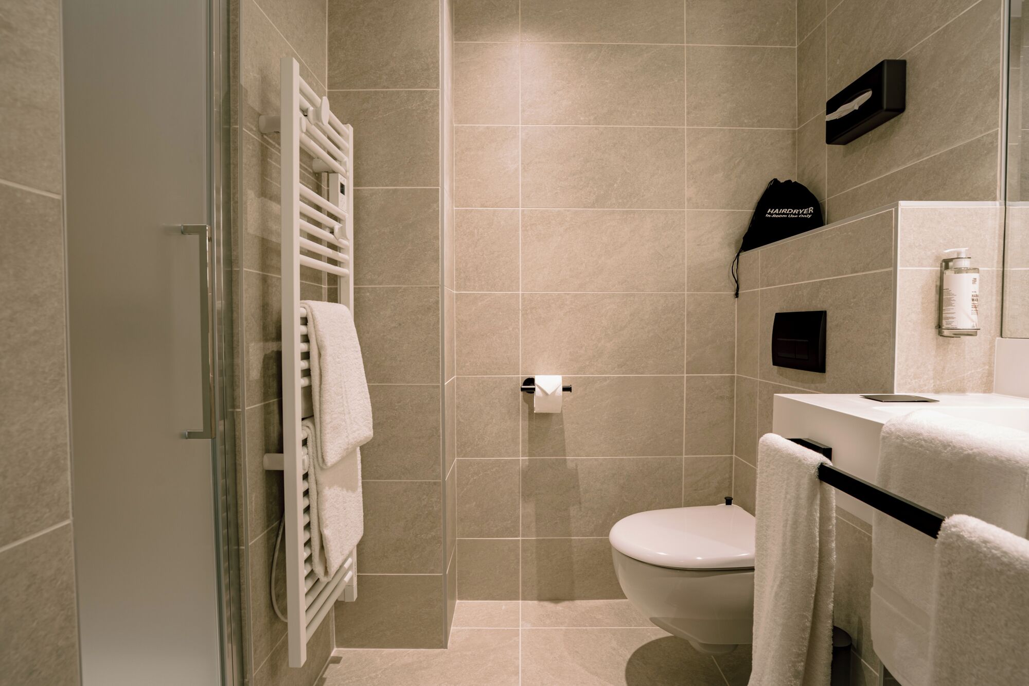 shower, rainfall showerhead, free toiletries, hair dryer