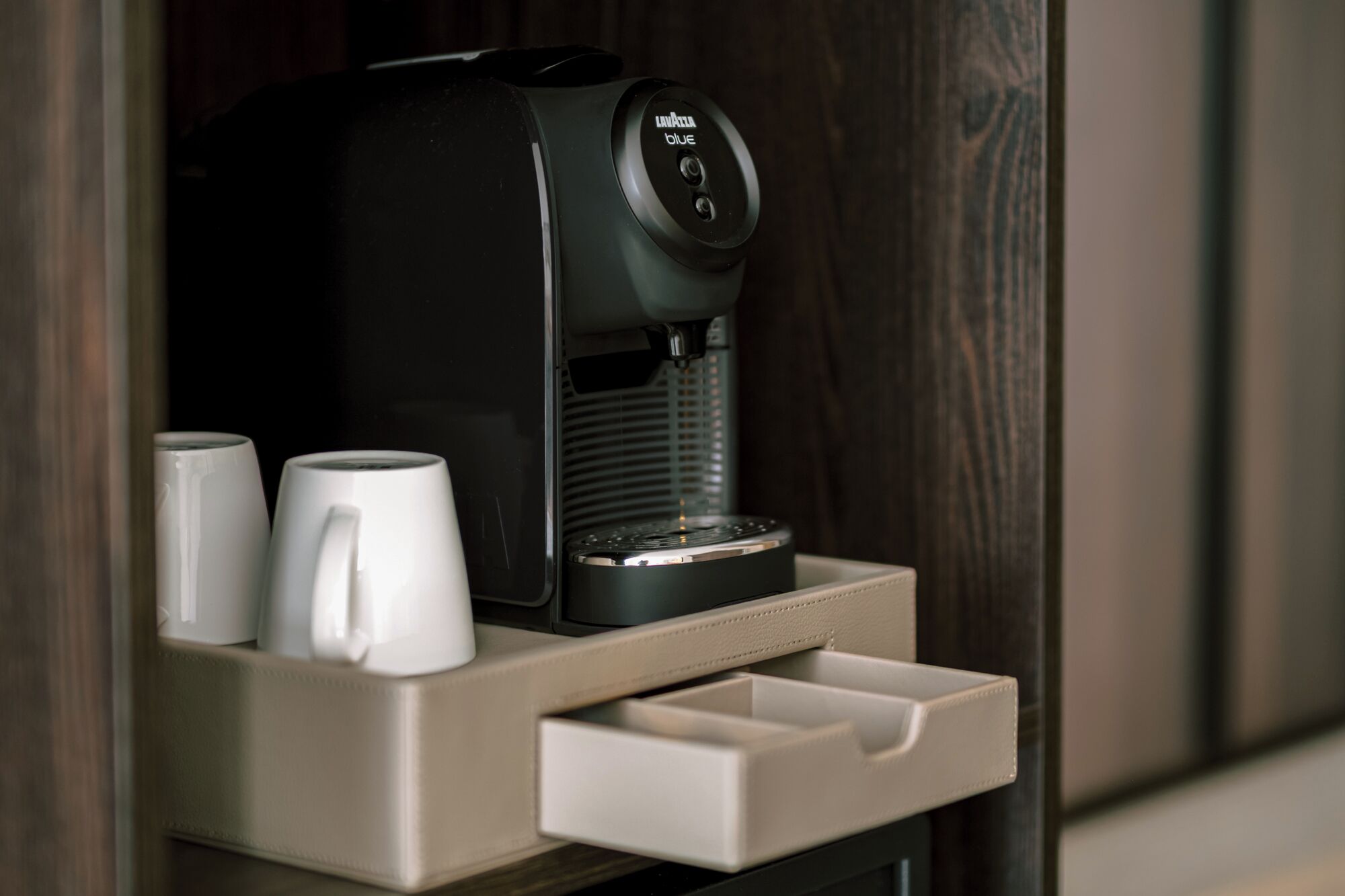 32-inch flat-screen tv with digital channels