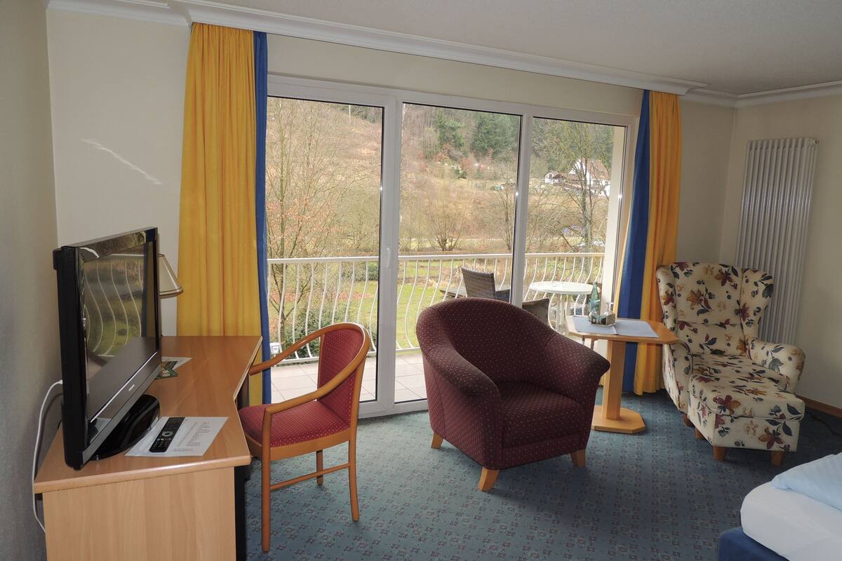 double room | desk, soundproofing, free wifi, bed sheets