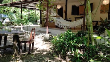 Maison Classique, 2 chambres, cuisine, vue jardin | Vue sur le jardin