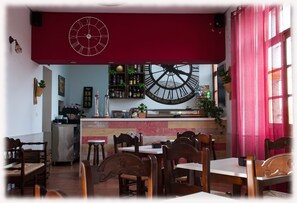 Bar (on property) - Hostal Vía Verde de la Sierra (Olvera)