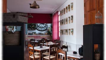 Breakfast and lunch served, local cuisine