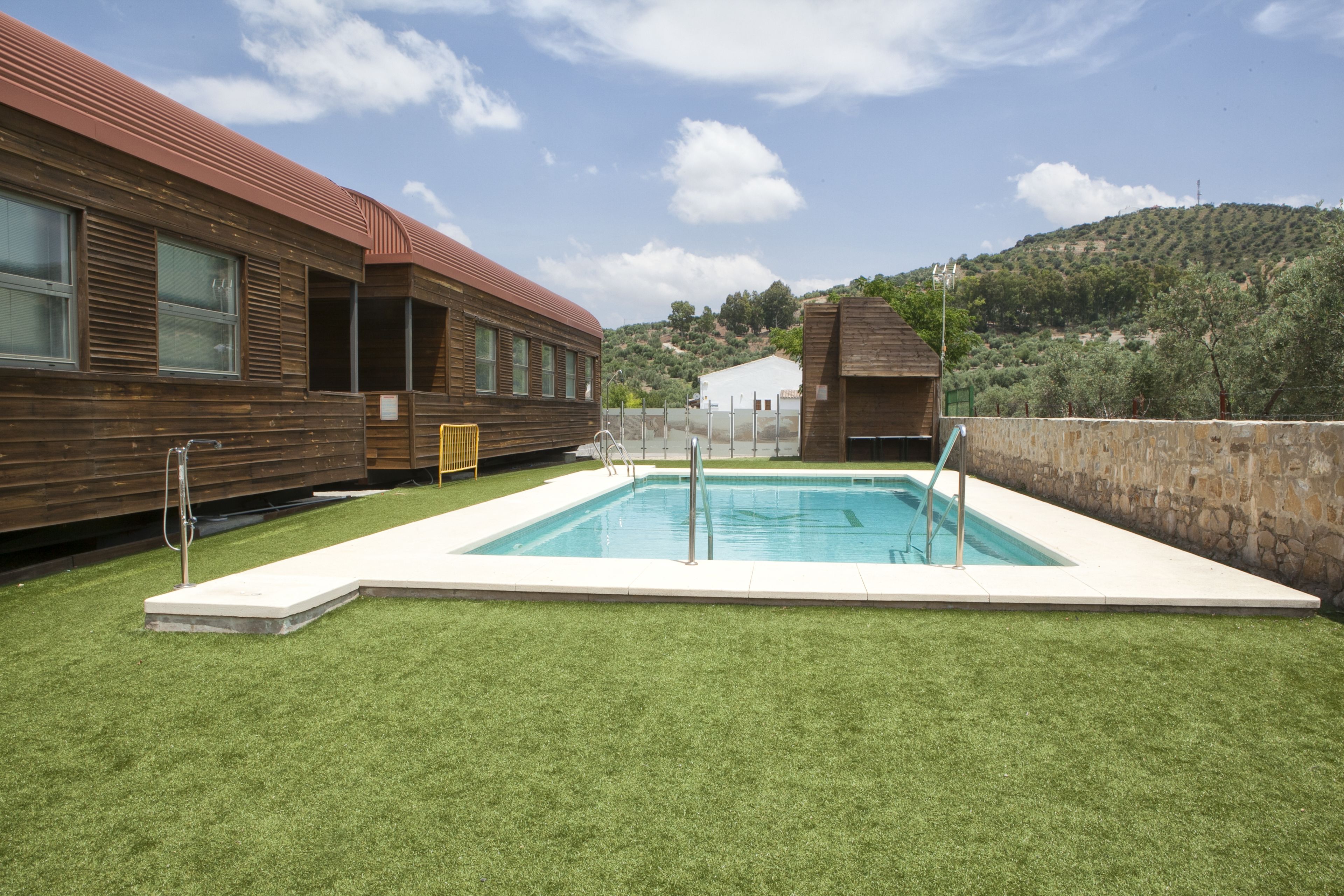 حمّام سباحة خارجي