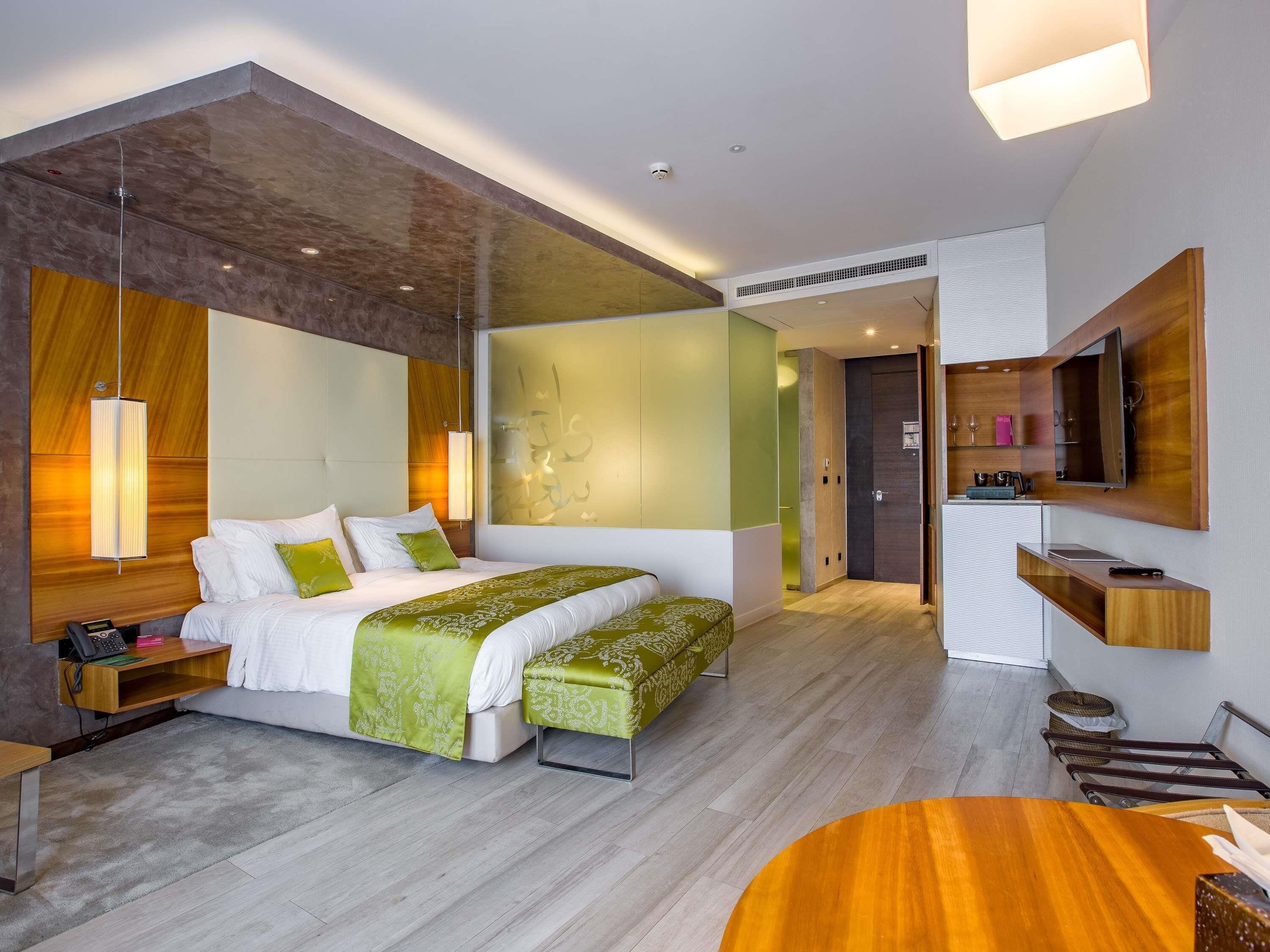 Premium bedding, in-room safe, individually decorated