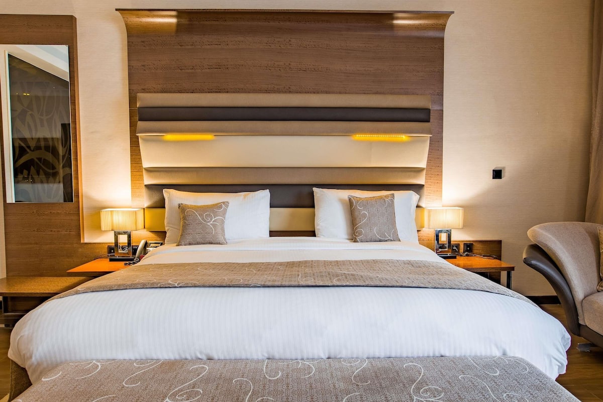 Suite, 1 Schlafzimmer, Seeblick | Hochwertige Bettwaren, Zimmersafe, individuell dekoriert