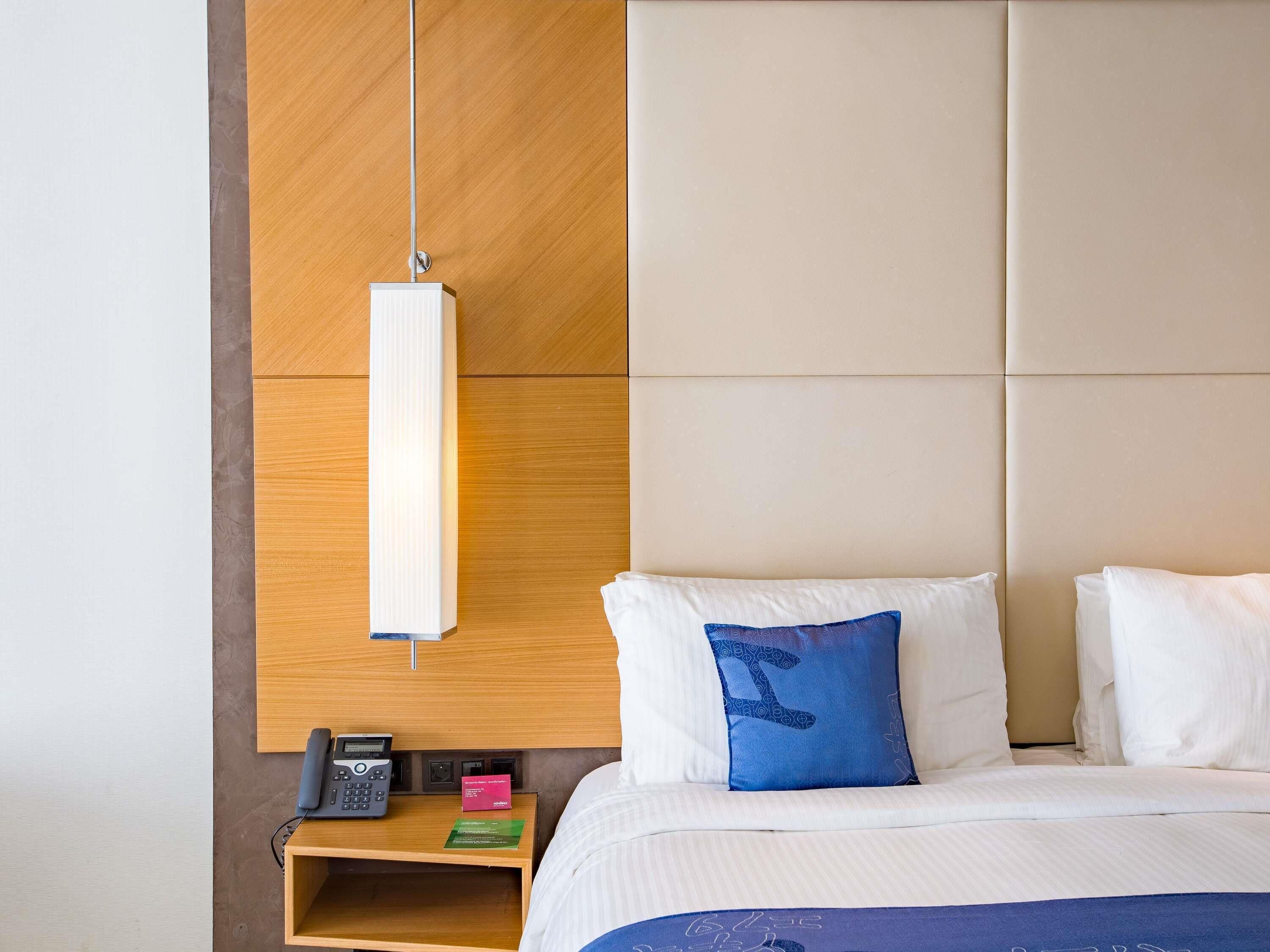 Camera Premium, 1 letto king, vista lago | Biancheria da letto di alta qualità, una cassaforte in camera