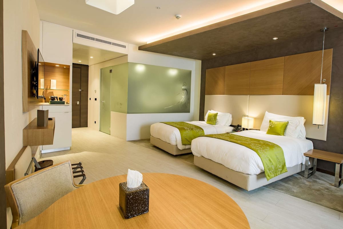 Deluxe Twin Room, 2 Twin Beds | Premium bedding, in-room safe, individually decorated