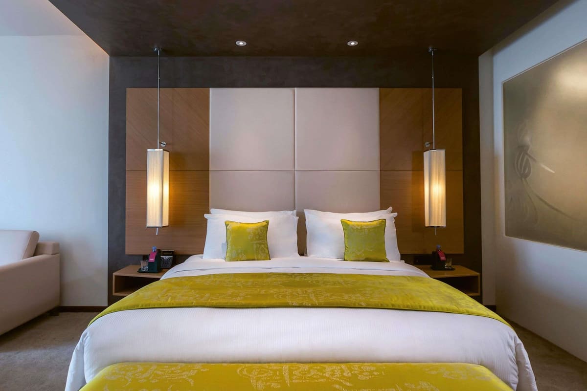 Seprai premium, brankas, dan didekorasi berbeda-beda